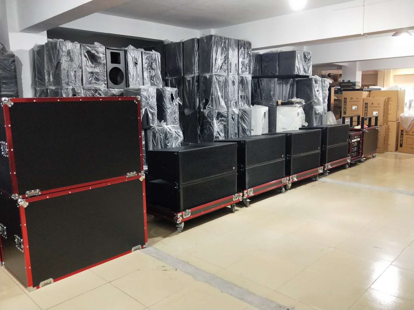 新年伊始，一批HD演出设备即将远赴乌干达投入演出市场